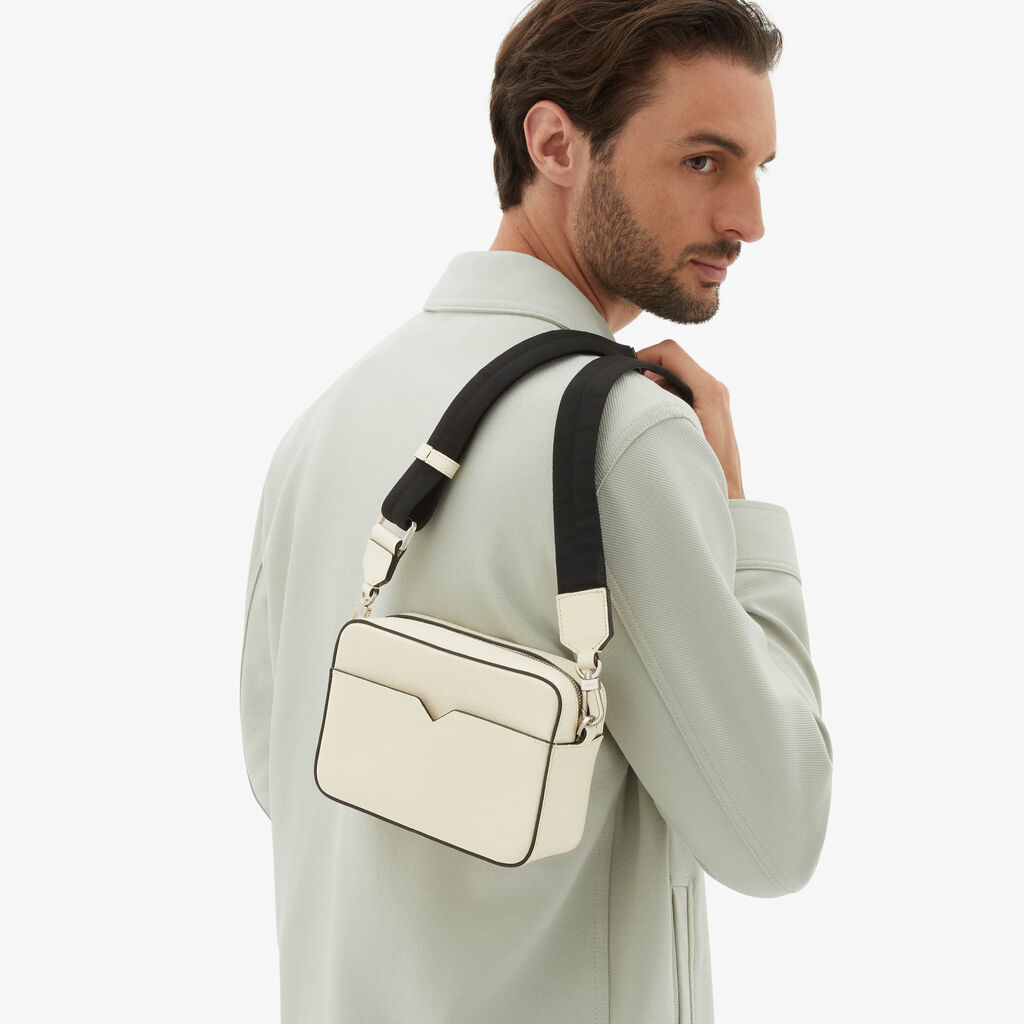Valextra Borsa a tracolla da Uomo di Lusso in Pelle Bianca | Valextra V-Line Acquista Ora