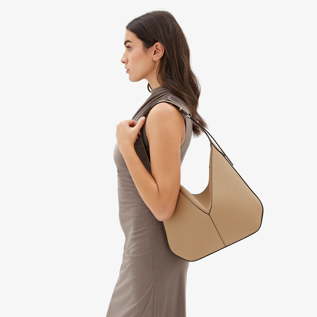 Valextra Borsa hobo da Donna di Lusso in Pelle rigida Beige | Valextra Vivi Novità