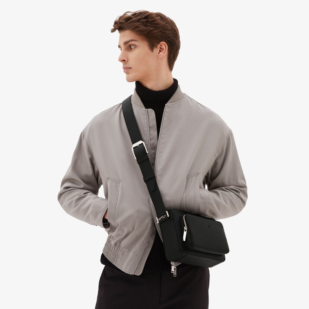 Valextra Borsa compatta Reporter in Pelle Nera | Valextra V-Line Vendita Calda