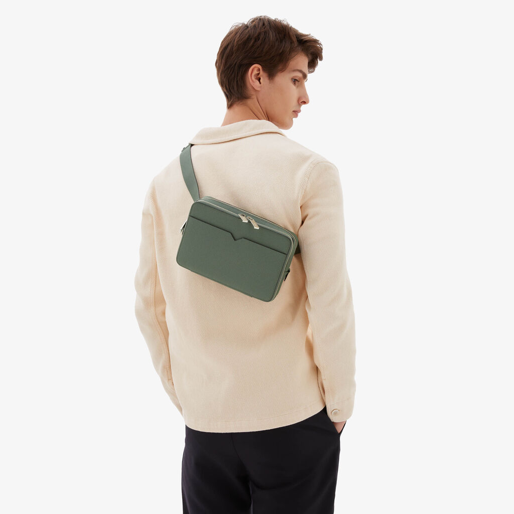 Valextra Bum bag da Uomo in Pelle Verde di Lusso | Valextra V-Line Consegna Veloce