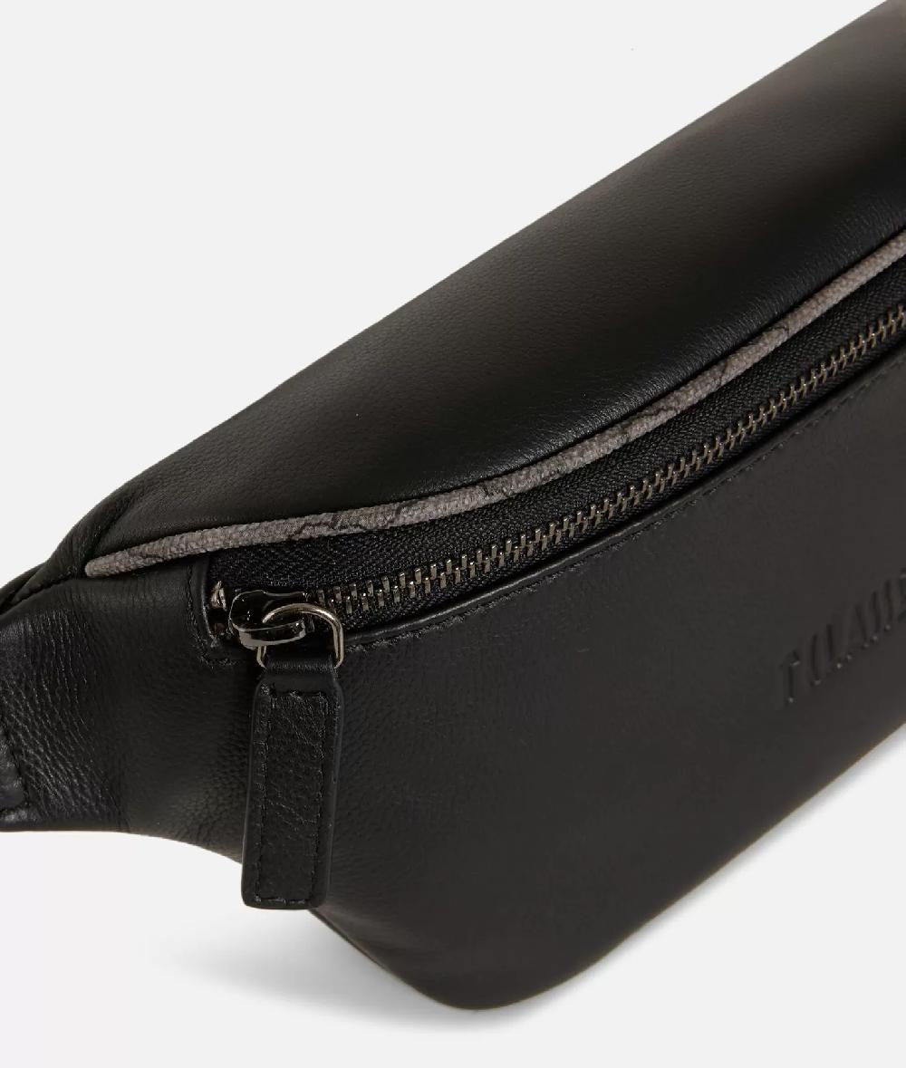 Alviero martini 1a classe Belt bag in pelle nera In Vendita